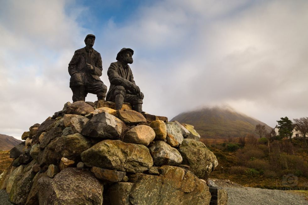 Statue of two mountaineers at Sligachan